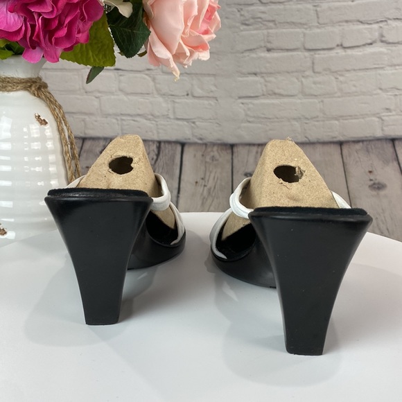 A2 by AEROSOLES White & Black Leather Slip On Comfy Heels - Picture 5 of 17